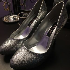 NWOT NINA NEW YORK GLITTER PUMPS SIZE 6.5